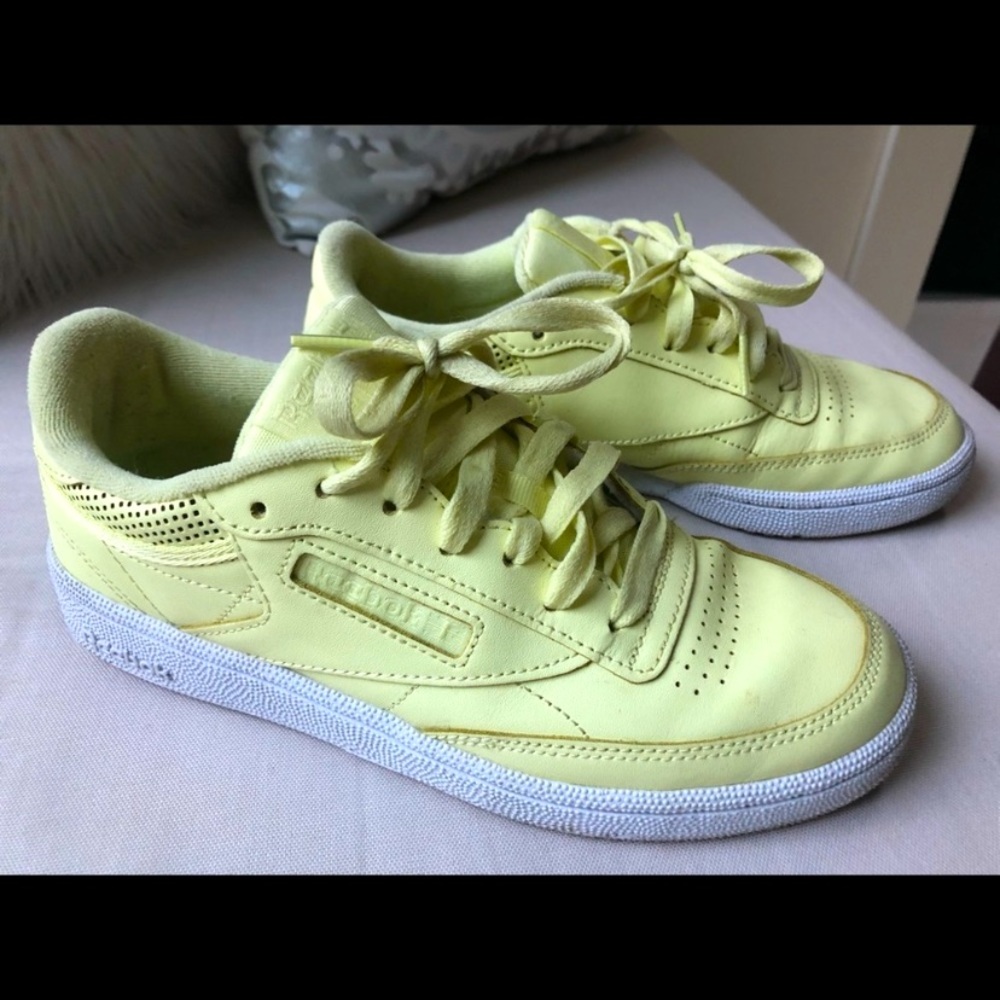Reebok classic yellow leather sneakers